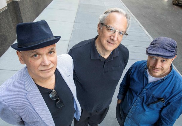 uri_caine_trio_1.jpg