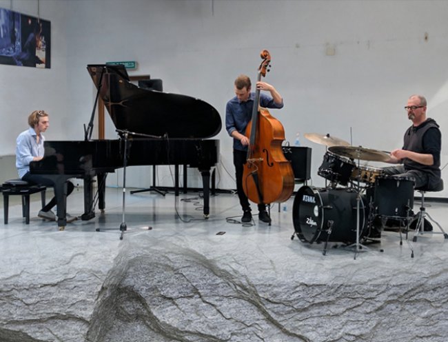 stefano_bagnoli_we_kids_trio_internet.jpg