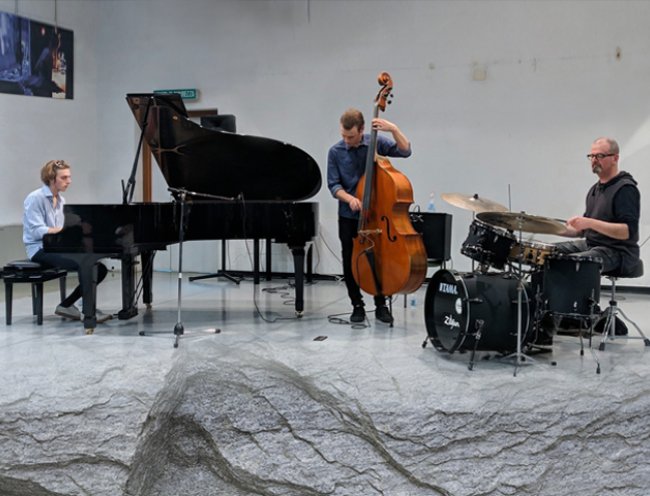 stefano_bagnoli_we_kids_trio_internet_1.jpg