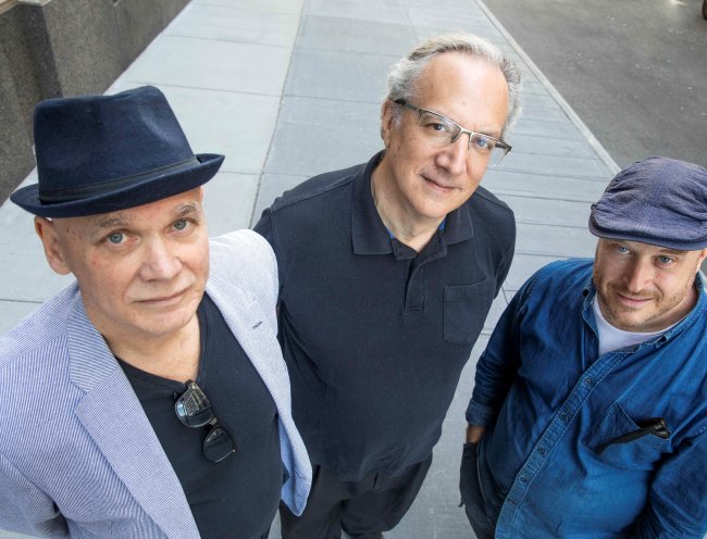 uri_caine_trio_1.jpg